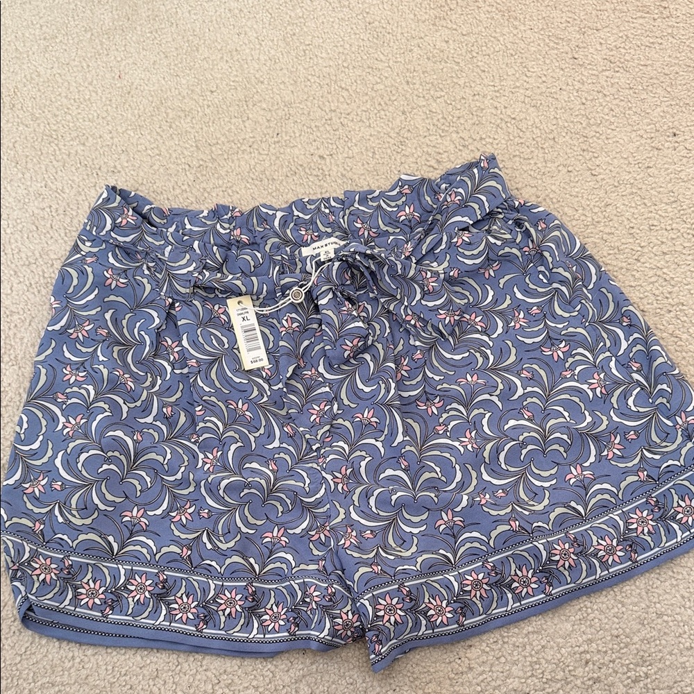 NWT  MAX STUDIO Floral Blue Women Shorts